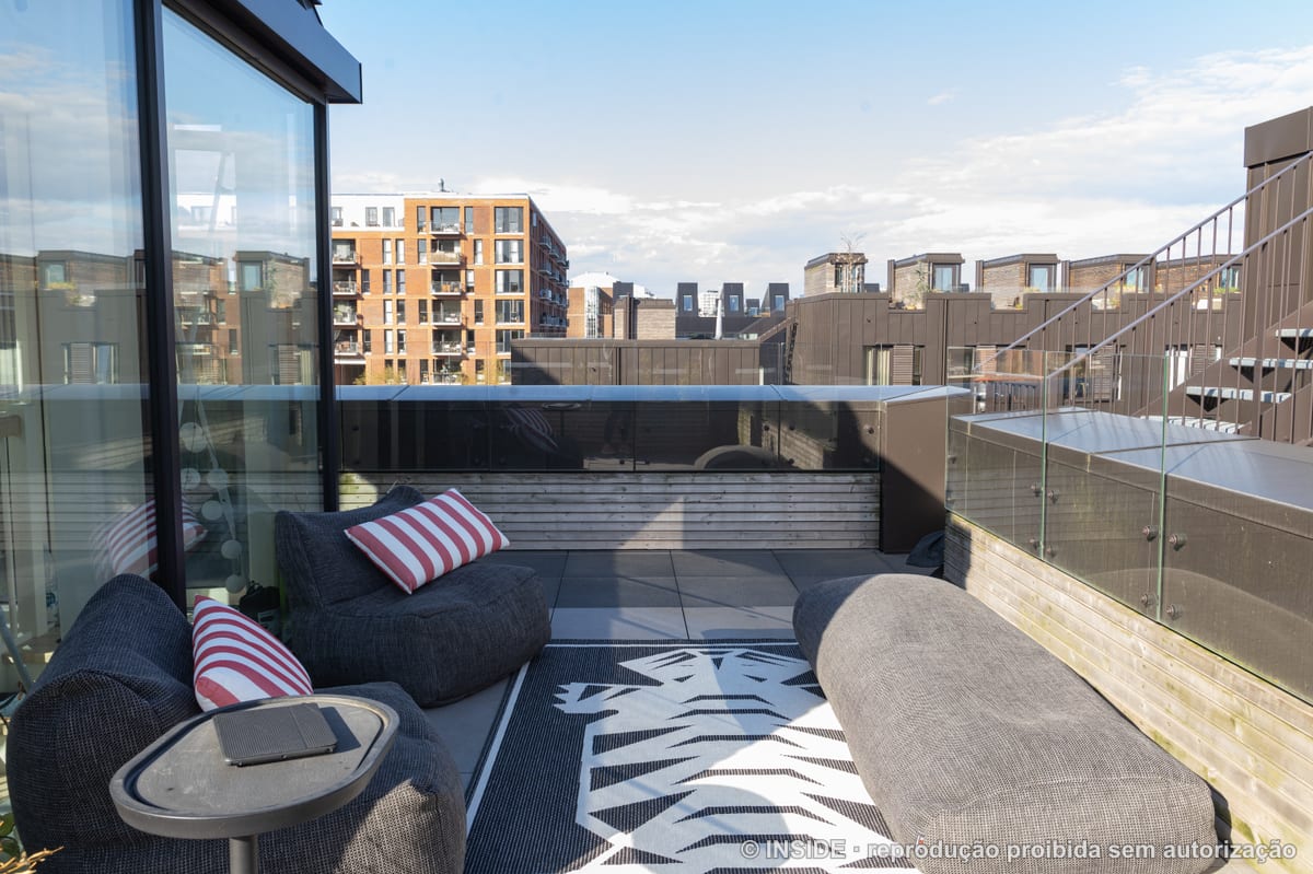 Terraço com vista para o canal em Copenhague, projeto INSIDE 2022, acervo INSIDE